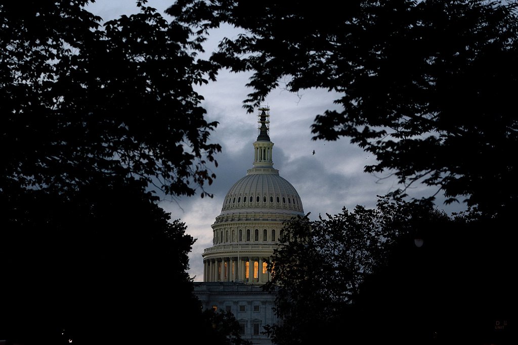 美国众议院投票通过一项为期45天的短期支出法案  第1张